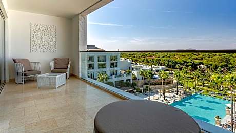 Grand Deluxe King Room with Pool View