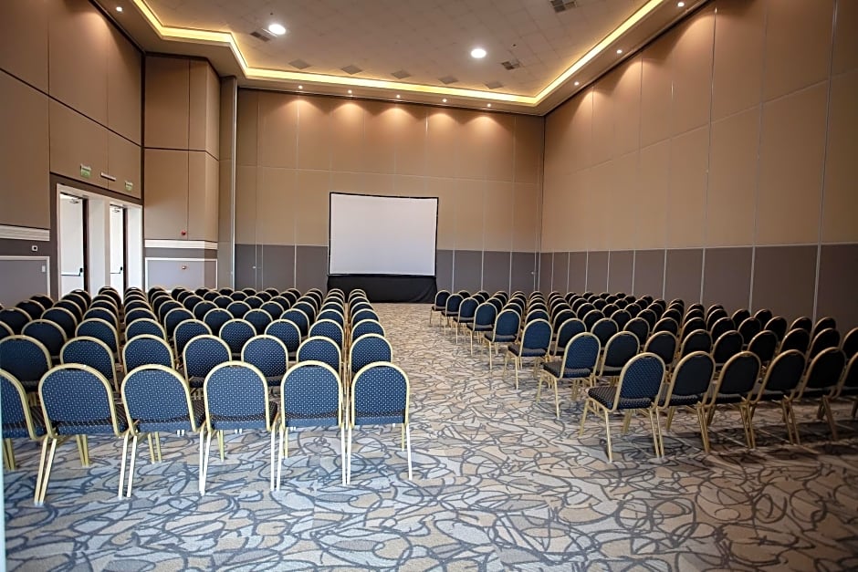 Paseo La Galería Hotel & Suites