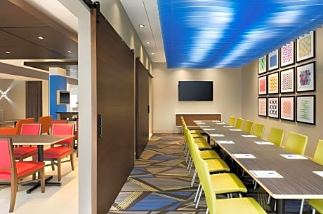 Holiday Inn Express And Suites Red Wing By IHG