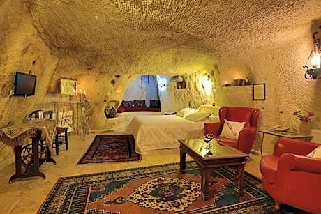 Cave Suite with Spa Bath
