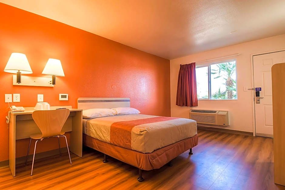 Motel 6 Palm Springs - Rancho Mirage