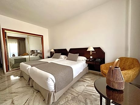 Superior Twin Room with Free Parking