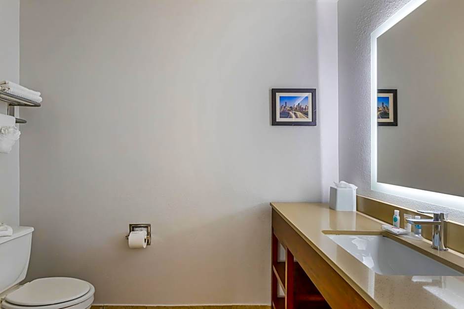 Comfort Inn & Suites Houston FM1960 - Champions