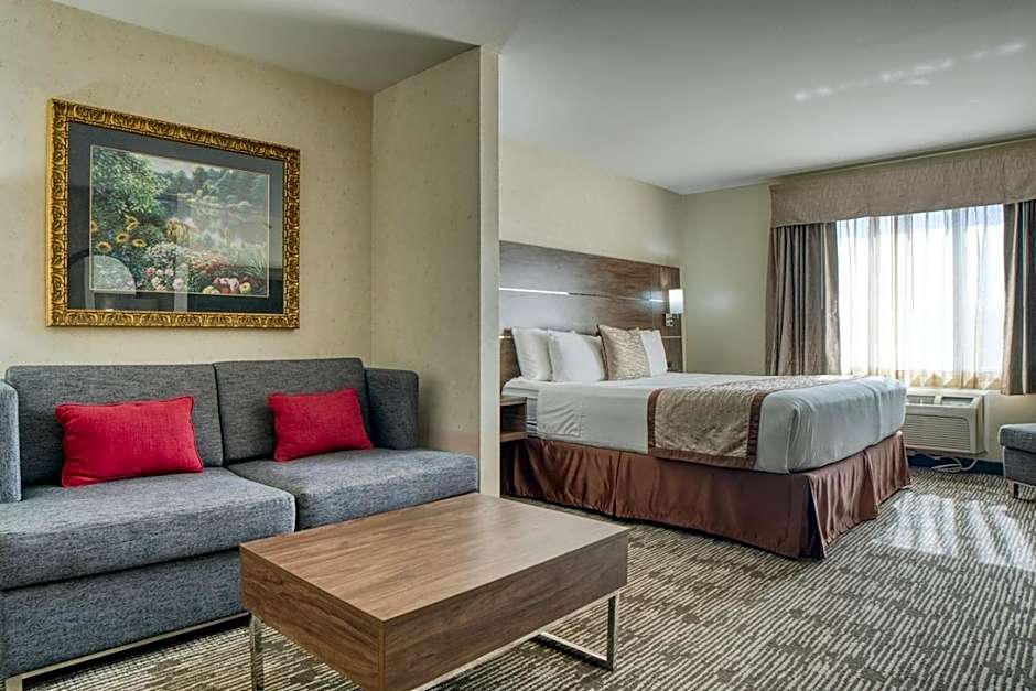 Evergreen Inn and Suites