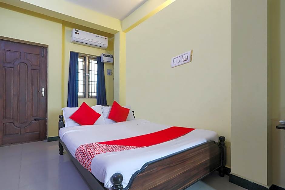 D-qube Hotels by OYO Rooms