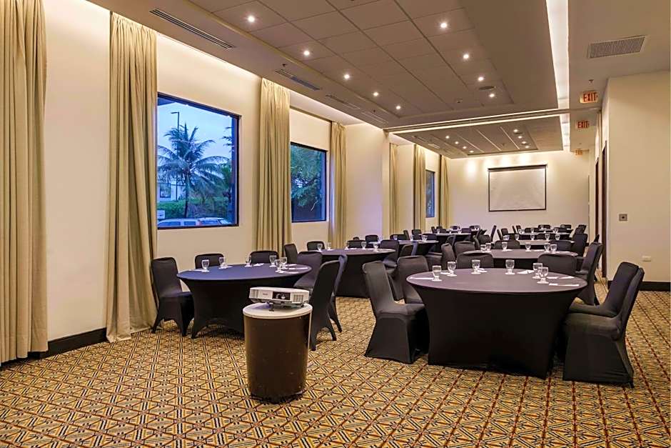 Courtyard by Marriott Panama Metromall