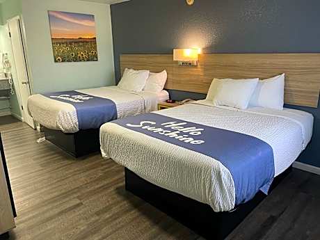 Queen Room with Two Queen Beds - Non-Smoking