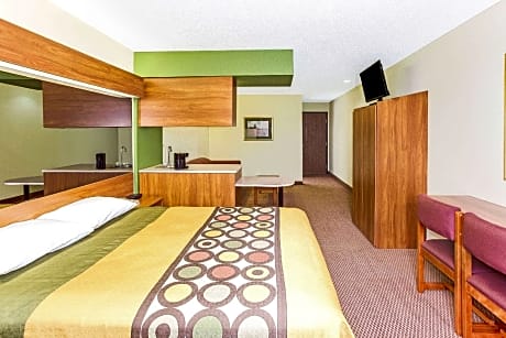1 Queen Bed Suite Non-Smoking