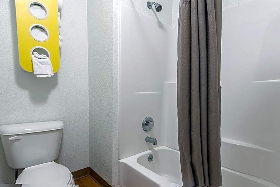 Motel 6 Bakersfield