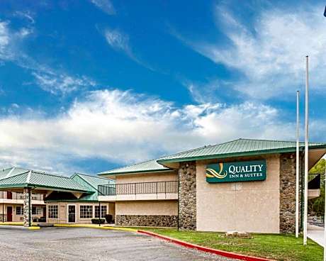 Quality Inn & Suites Minden