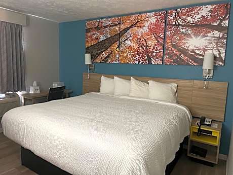 Days Inn by Wyndham Warrensburg