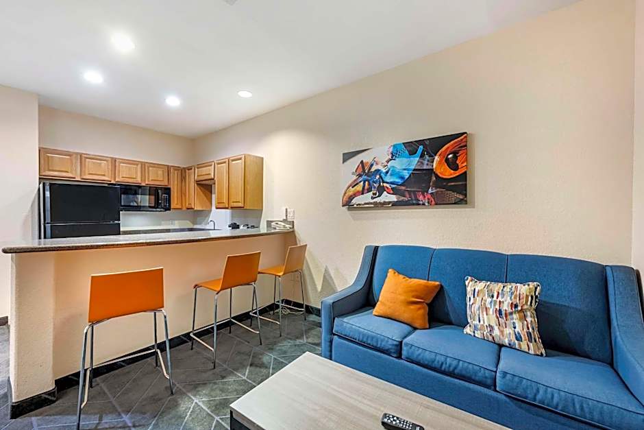 Best Western Lubbock West Inn & Suites