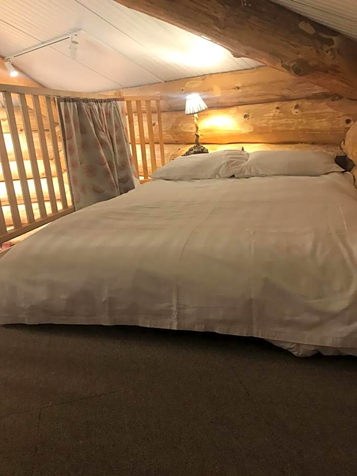 Coed y Marchog Woodland Retreat