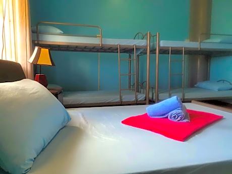 private room for 8 people