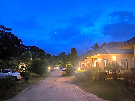 Chaithalay Khanom Resort