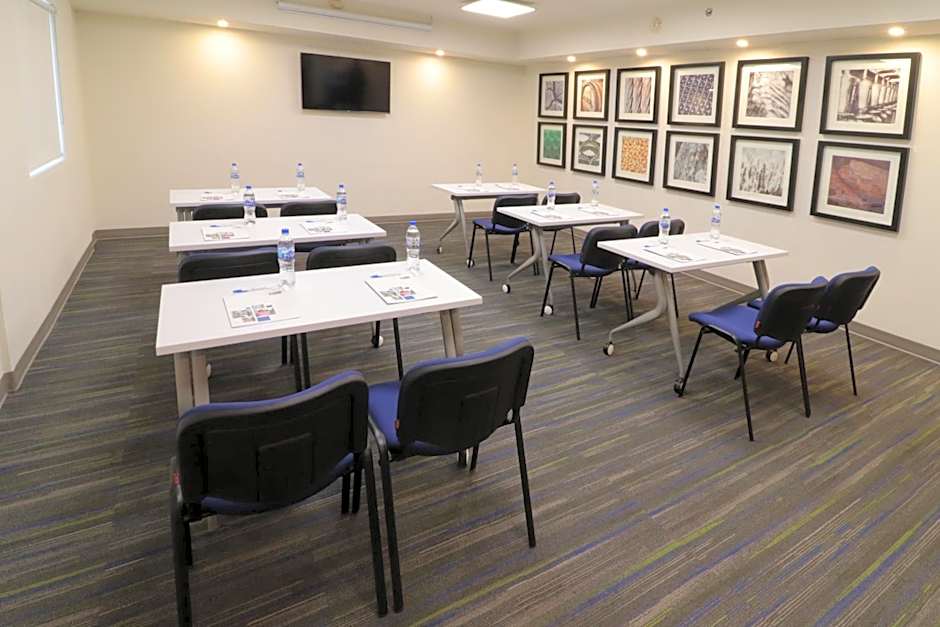 Holiday Inn Express Piedras Negras By IHG