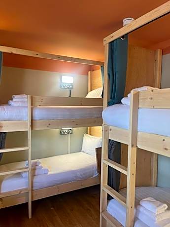 6-Bed Mixed Dormitory Room