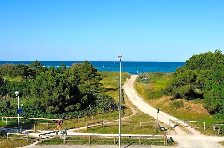 Hotel-Residence- Le Dune Breakfast & private beach included