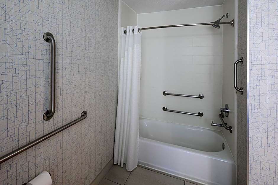 Holiday Inn Express & Suites Chicago West - St Charles By IHG