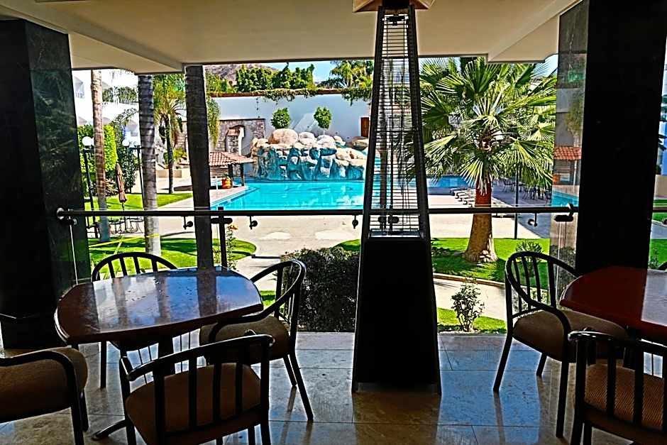 Hotel Gran Plaza & Convention Center