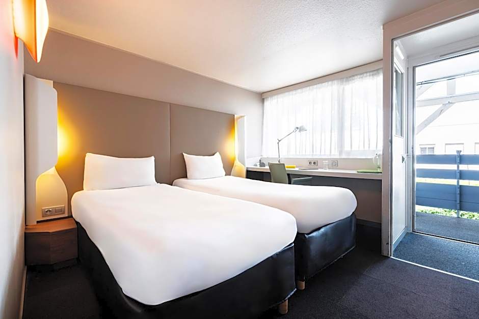 Campanile Montesson Le Vesinet Hotel