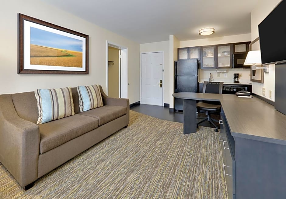 Candlewood Suites Dallas Market Center-Love Field, an IHG Hotel