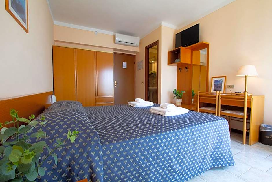 Hotel Benacus Torri del Benaco