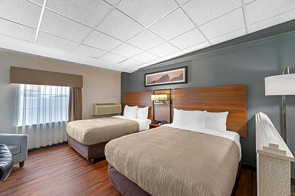 Quality Inn & Suites Kansas City - Independence I-70 East