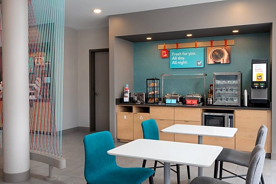 avid hotel Oak Creek By IHG