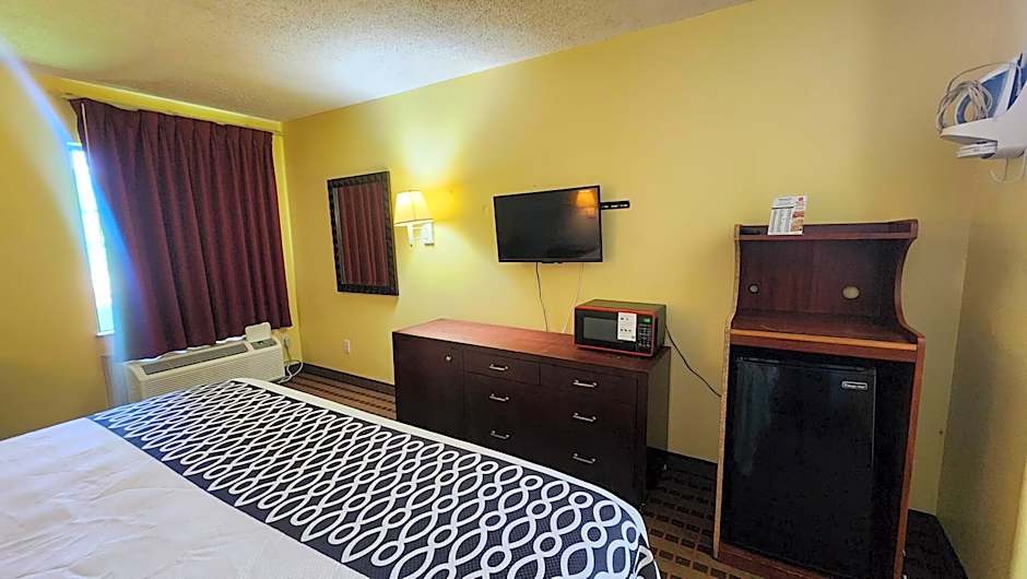 Fairway Inn La Porte