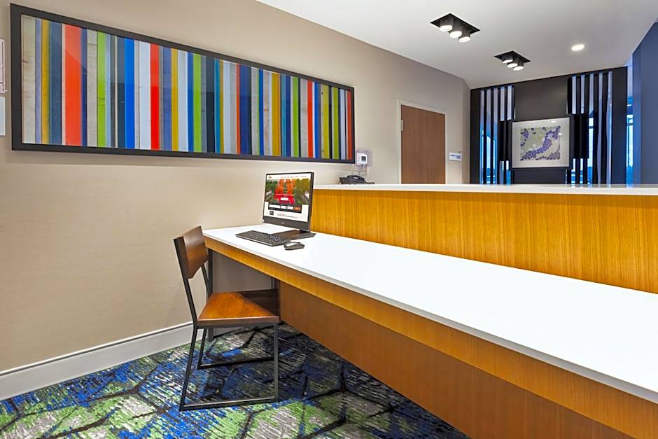 Holiday Inn Express & Suites Cedar Springs  Grand Rapids N By IHG