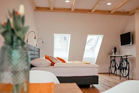 King Studio with Sofa Bed