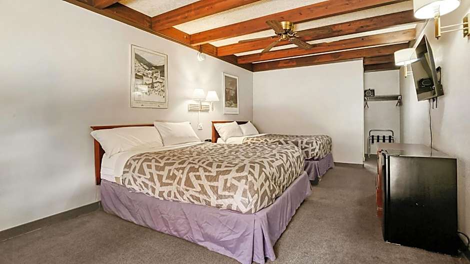 Foto 1 daripada 5 — 2 Queen Beds