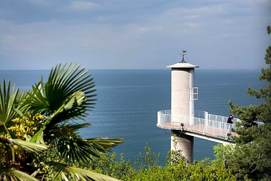 Hotel Riviera & Maximilian's