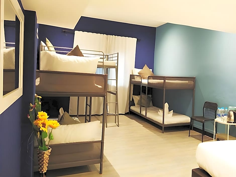 Sleep with Me Bangkok - BTS Phra Khanong