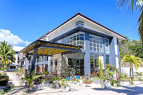 D' Elmer's Resort and Convention Hotel