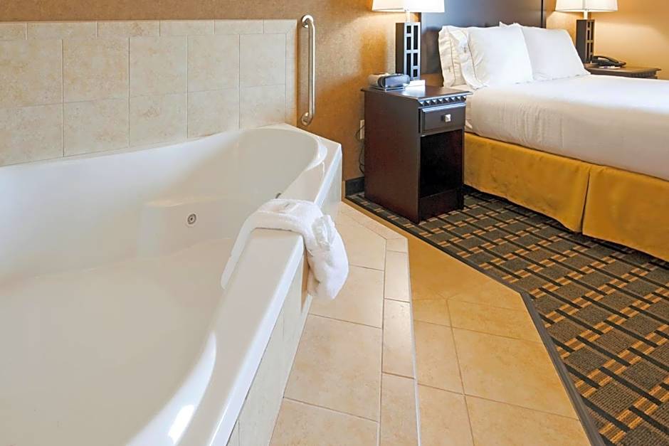 Holiday Inn Express Hotel & Suites Ennis By IHG