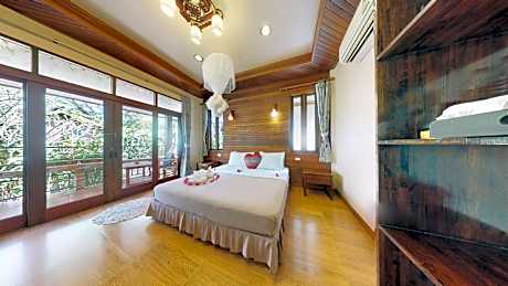 Deluxe Bungalow with Bathtub and Garden view