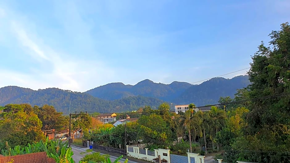 Daddy Dream Hotel and Residence