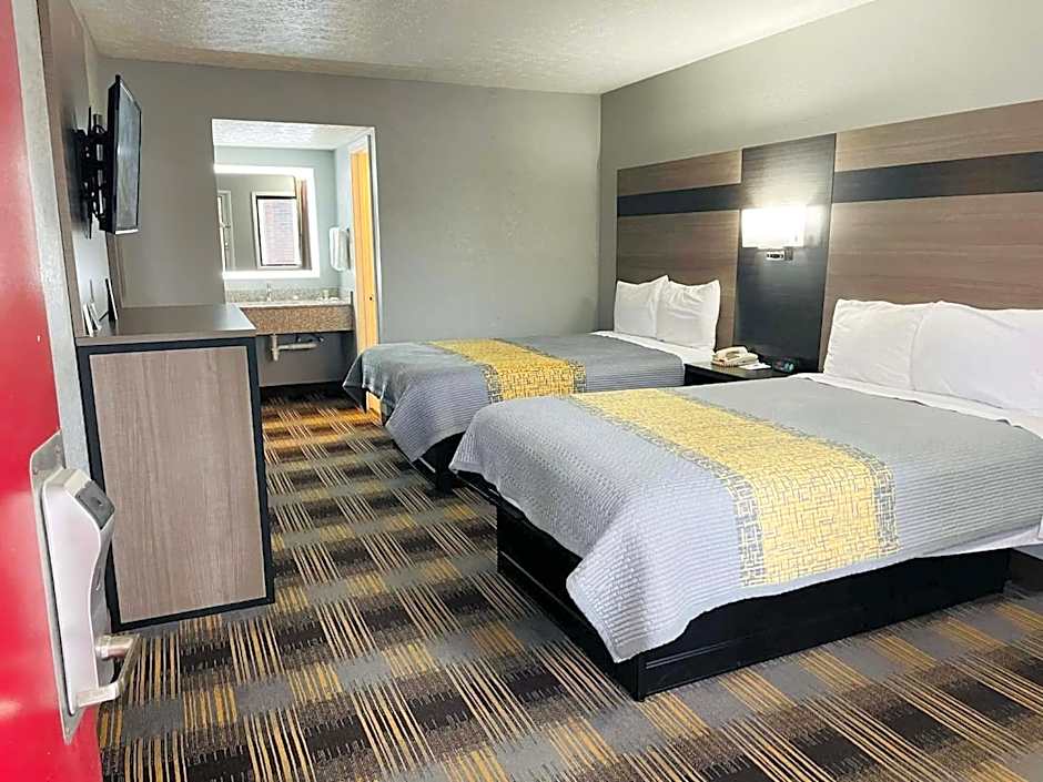 Travelodge by Wyndham Sellersburg / Louisville North