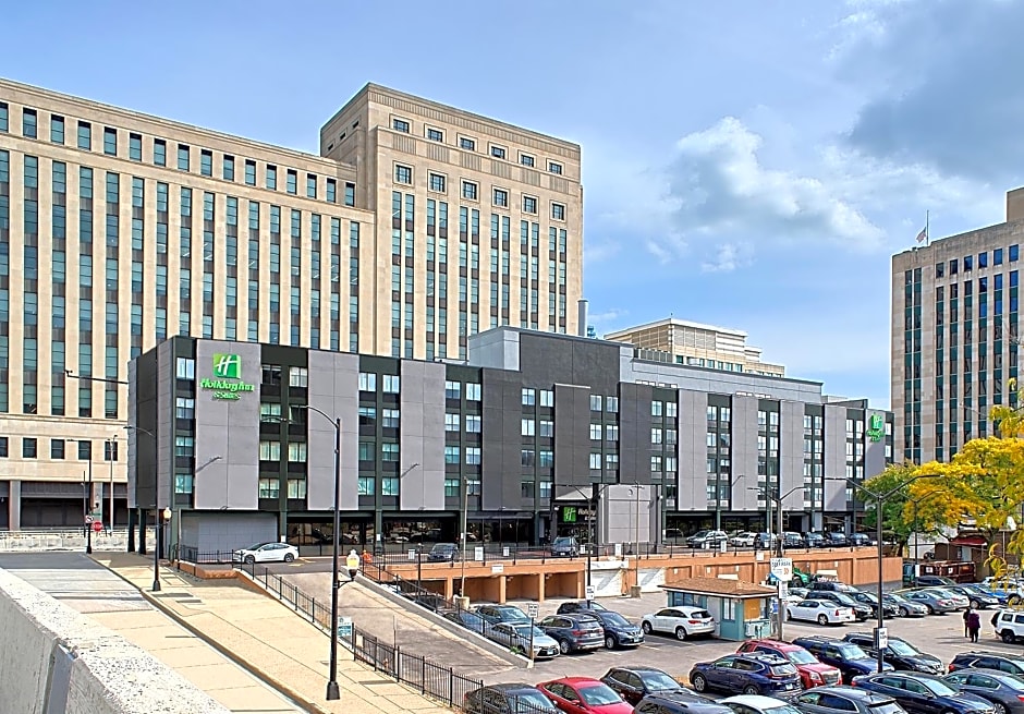 Holiday Inn Hotel & Suites Chicago - Downtown by IHG