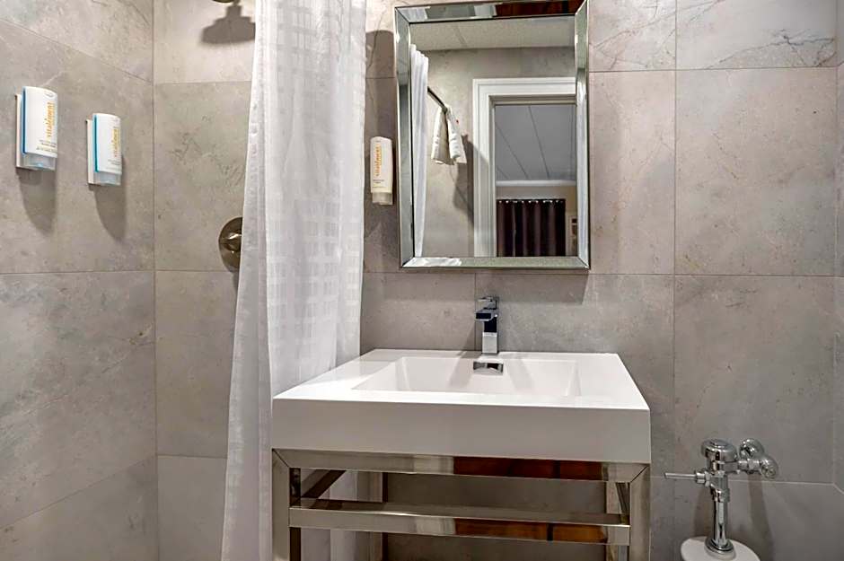 Econo Lodge Hicksville - Long Island