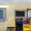 Days Inn by Wyndham Holladay