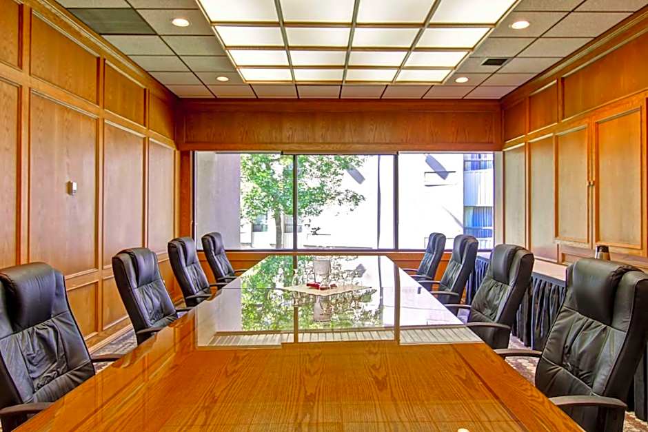 Radisson Hotel & Conference Centre West Edmonton