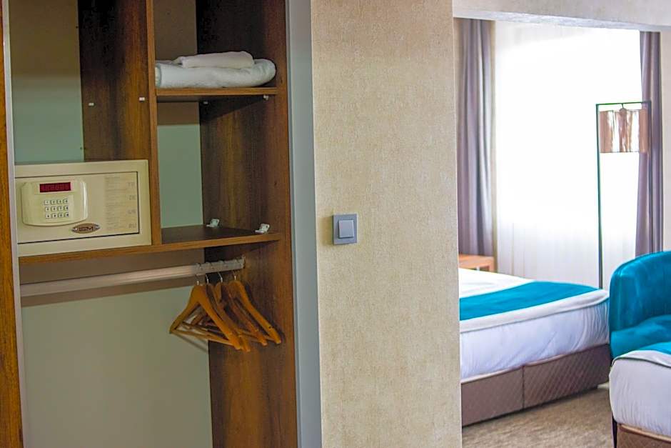 The Life Hotel & Spa