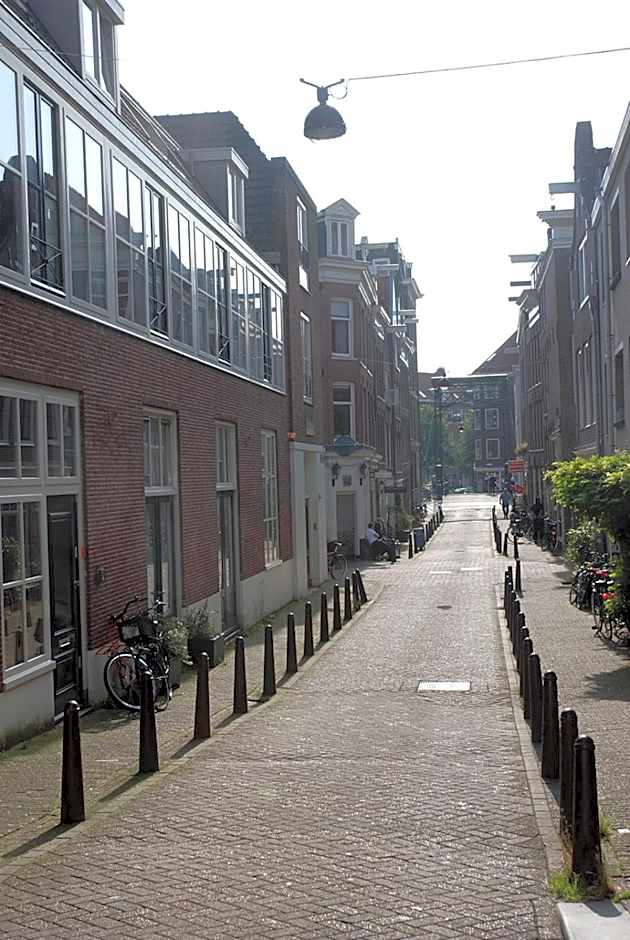 hip & stylish apartment in center, near trainstation, 15 min walk