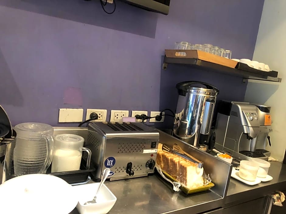 Sawasdee Hotel @ Sukhumvit Soi 8