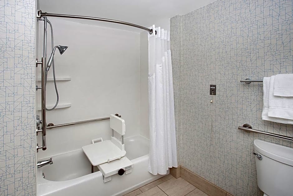 Holiday Inn Express Hotel & Suites Providence-Woonsocket By IHG