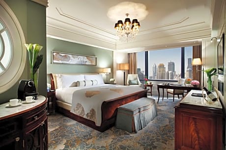 Deluxe King Room with City View