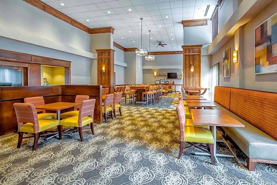Hampton Inn Boston-Norwood